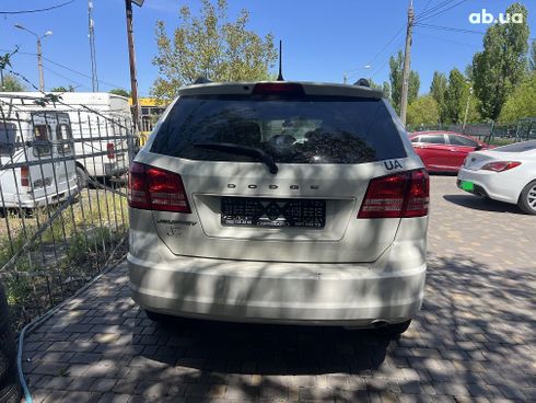Dodge Journey 2018 белый - фото 16