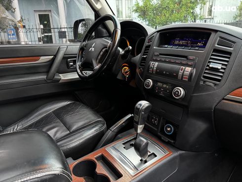 Mitsubishi Pajero 2007 бежевый - фото 27