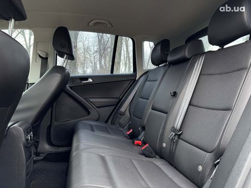 Volkswagen Tiguan 2015 серый - фото 20