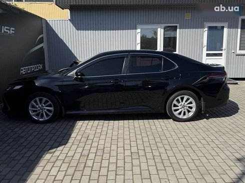 Toyota Camry 2021 - фото 19