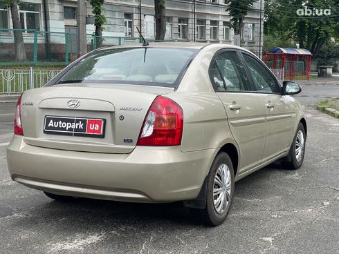 Hyundai Accent 2007 бежевый - фото 7