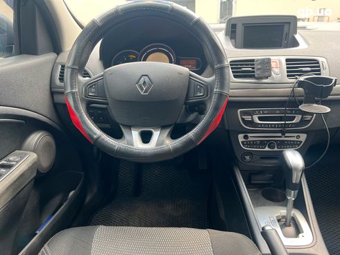 Renault Megane 2010 белый - фото 17