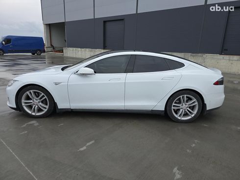 Tesla Model S 2015 белый - фото 9