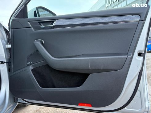 Skoda Superb 2019 серый - фото 35
