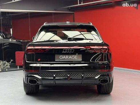 Audi RS Q8 2024 - фото 17