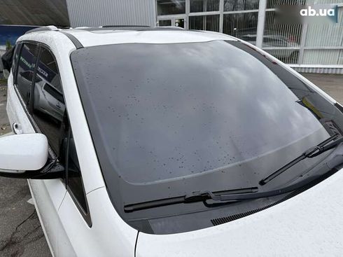 Kia Carnival 2016 - фото 11