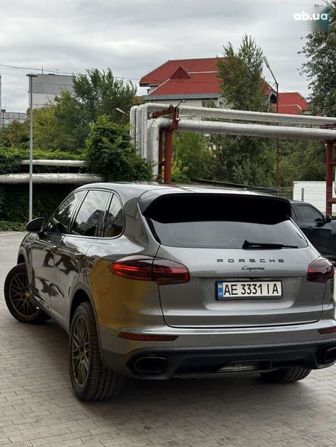 Porsche Cayenne 2015 - фото 14