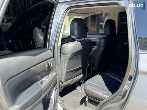 Mitsubishi Outlander 2020 - фото 10