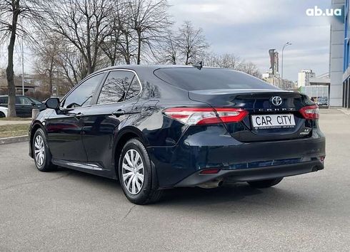 Toyota Camry 2020 - фото 6