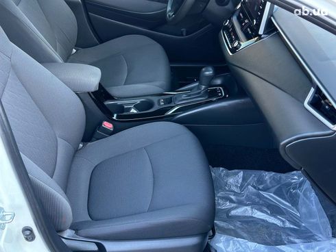 Toyota Corolla 2021 белый - фото 24