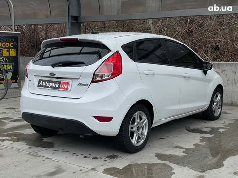 Ford Fiesta 2019 белый - фото 4