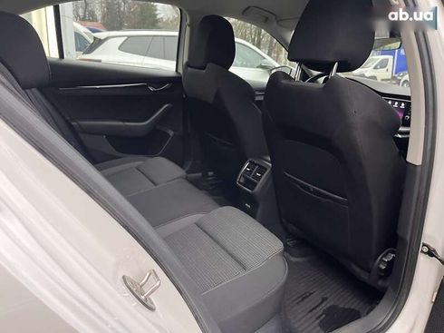 Skoda Octavia 2021 - фото 29