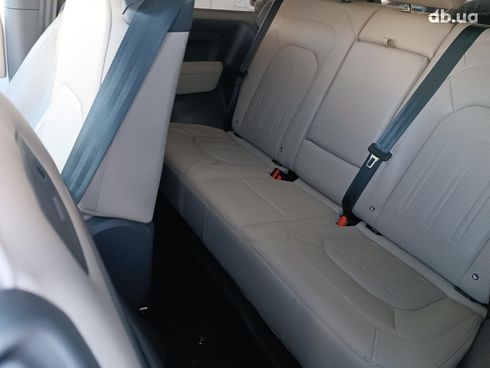 Land Rover Defender 2021 белый - фото 35