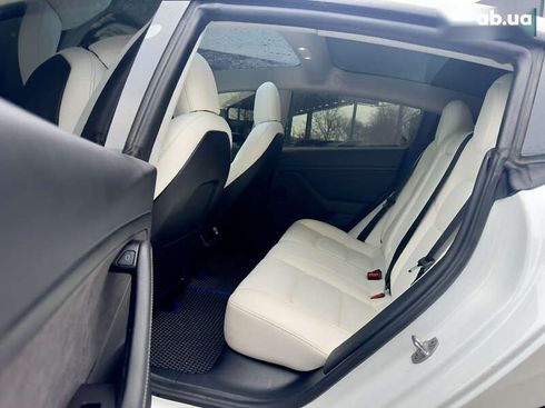 Tesla Model 3 2021 - фото 26