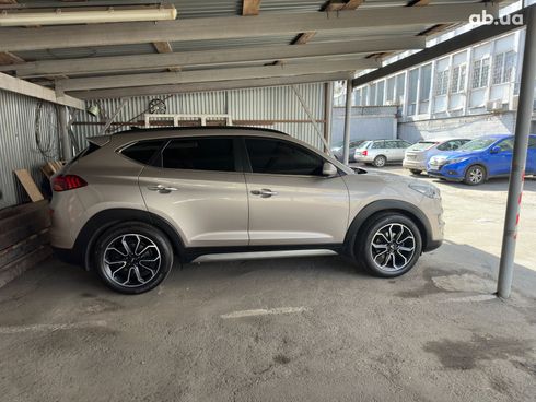 Hyundai Tucson 2019 бежевый - фото 2