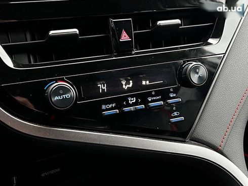 Toyota Camry 2021 - фото 15