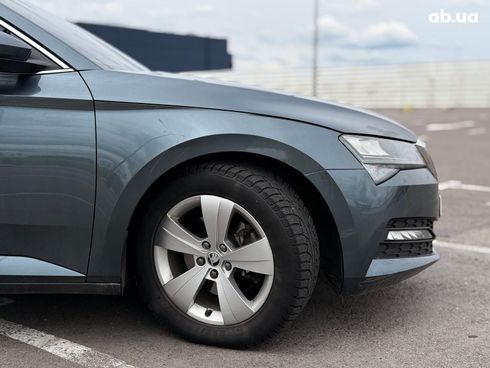 Skoda Superb 2019 серый - фото 12