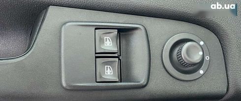 Renault Trafic 2018 - фото 13