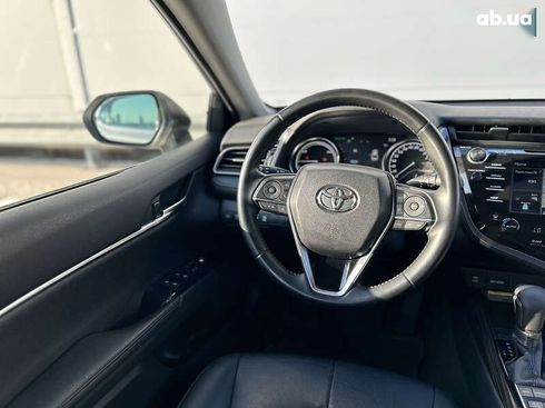 Toyota Camry 2020 - фото 26