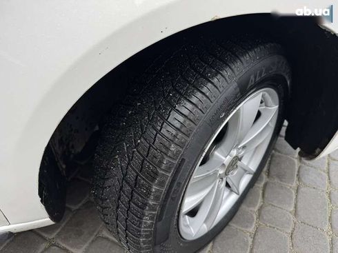 Volkswagen Touran 2011 - фото 5