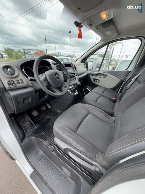 Renault Trafic 2018 - фото 13