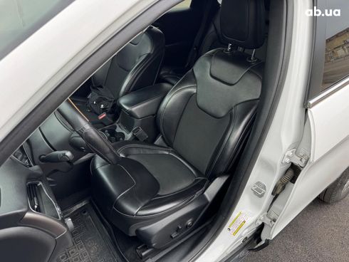 Jeep Cherokee 2018 белый - фото 24