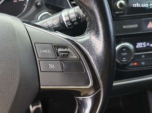 Mitsubishi Outlander 2016 - фото 21