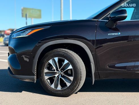 Toyota Highlander 2021 коричневый - фото 12