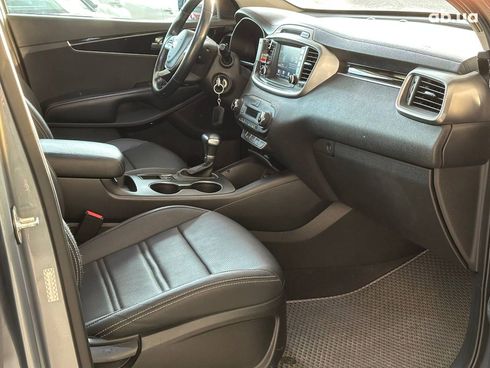 Kia Sorento 2019 серый - фото 24