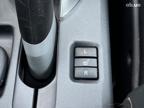 Toyota Auris 2010 черный - фото 30