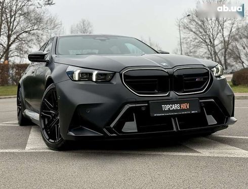 BMW M5 2024 - фото 26