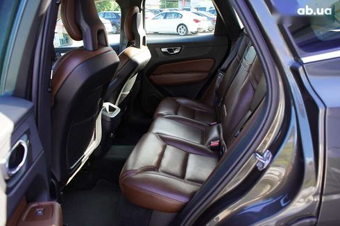 Volvo XC60 2017 - фото 27