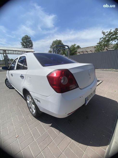 Geely MK 2013 белый - фото 4
