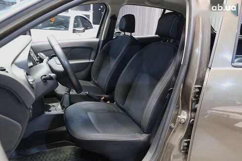 Renault Sandero 2019 - фото 9