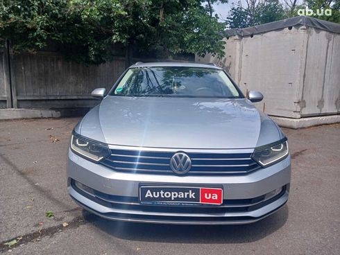 Volkswagen Passat 2017 серый - фото 2