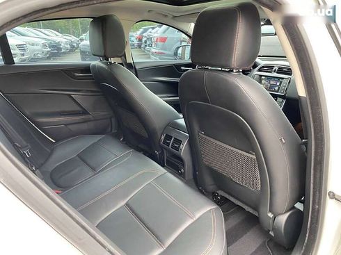 Jaguar XE 2015 - фото 21