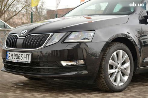 Skoda Octavia 2018 - фото 11