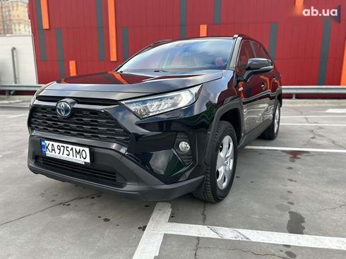 Toyota RAV4 2021 - фото 8