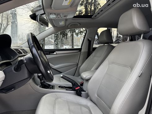 Volkswagen Passat 2013 серый - фото 17