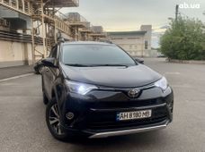 Продажа б/у Toyota RAV4 2018 года - купить на Автобазаре