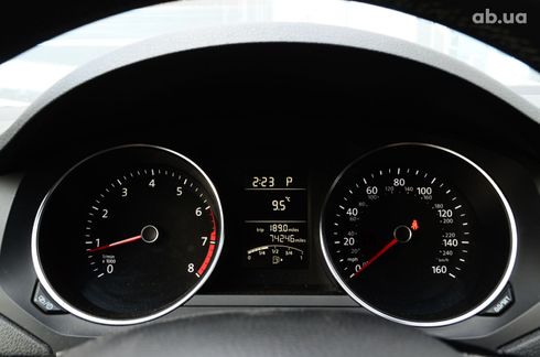 Volkswagen Jetta 2016 белый - фото 20
