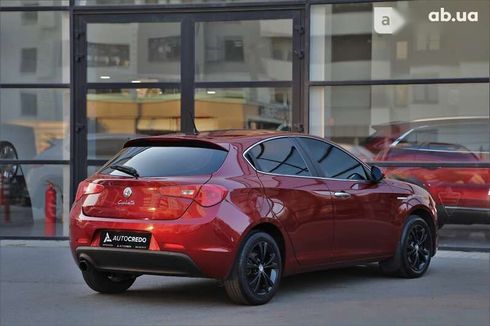 Alfa Romeo Giulietta 2010 - фото 4