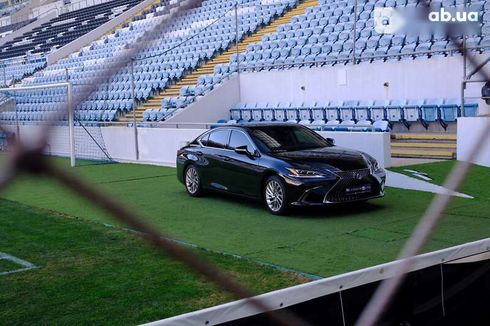 Lexus ES 2019 - фото 26