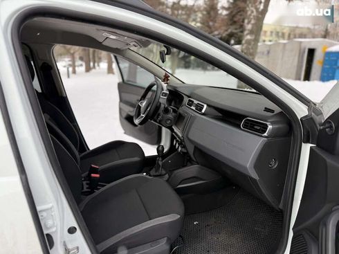 Renault Duster 2021 - фото 24