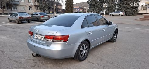 Hyundai Sonata 2006 серебристый - фото 10