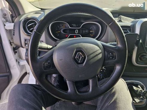 Renault Trafic 2015 - фото 19