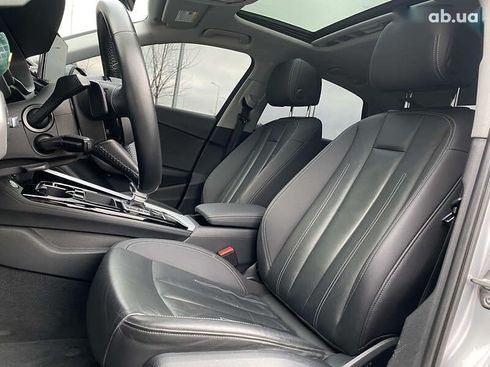 Audi A4 2020 - фото 21