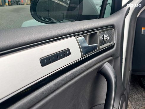 Volkswagen Touareg 2013 белый - фото 18