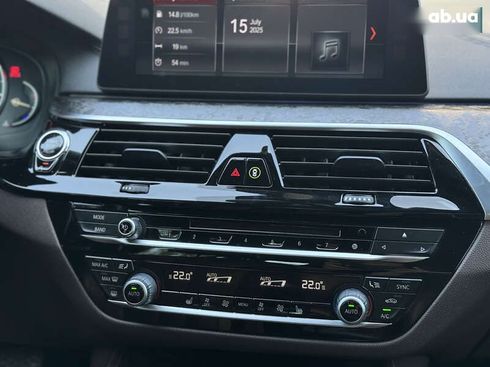 BMW 5 серия 2017 - фото 16