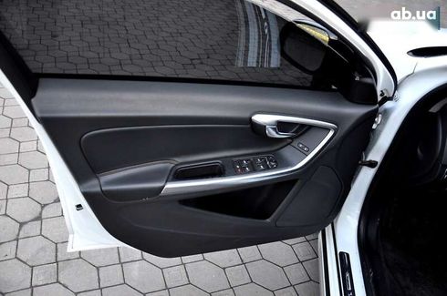 Volvo V60 Cross Country 2015 - фото 16